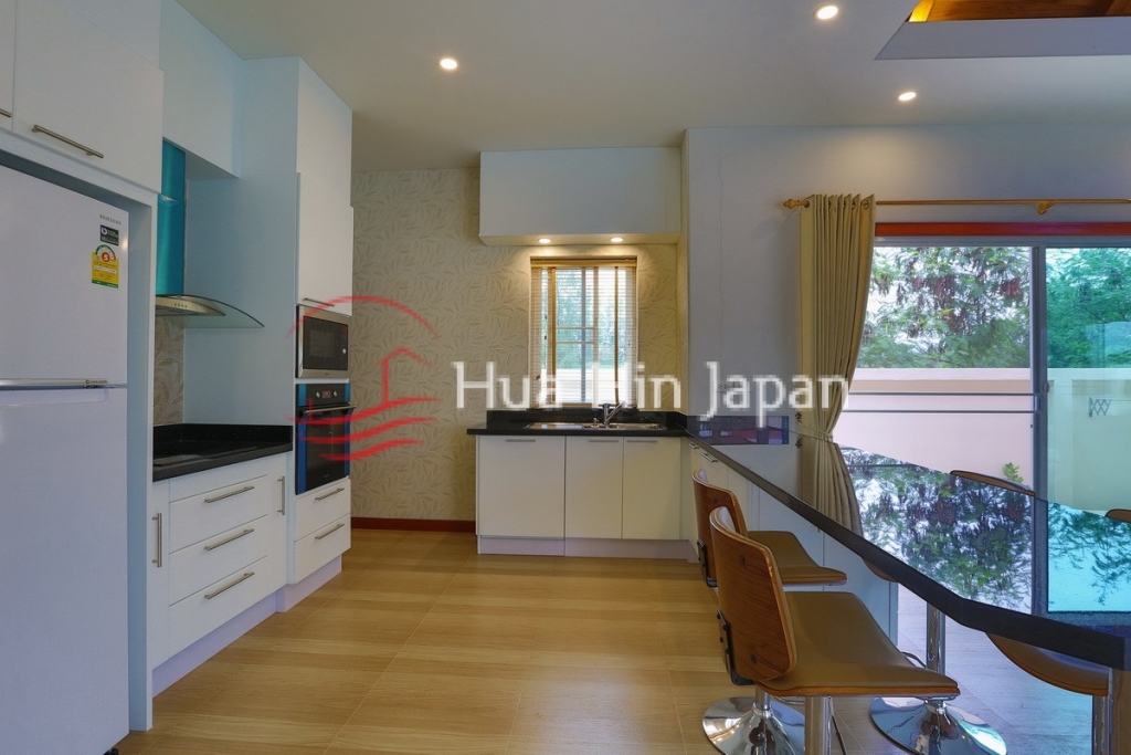 Top Quality 3 Bedroom Bali Style Pool Villa for Sale in Thap Tai, Hua Hin - Hua Hin - photo 2