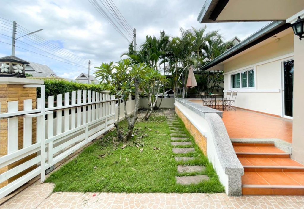 Price Reduced! Charming 3-Bedroom Villa in Sought-After Emerald Project, Soi 112 (Fully Furnished &amp; Move-In Ready) - Hua Hin - photo 3