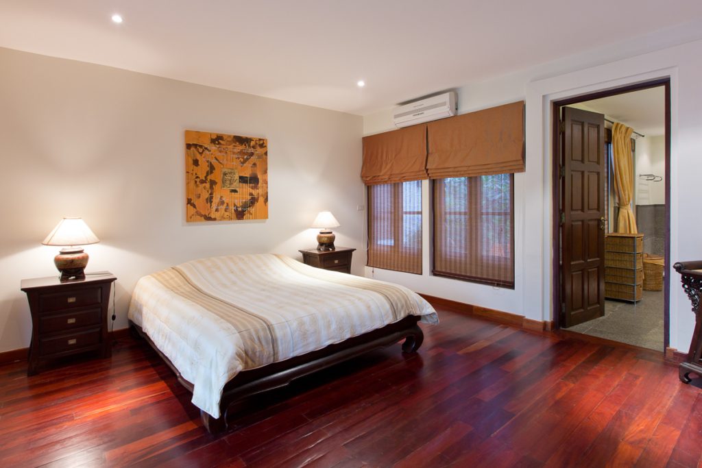 Very Solid 5 Bedroom Bali Style Villa For Sale in Hua Hin (Fully Furnished) - Khao Takiab - photo 8