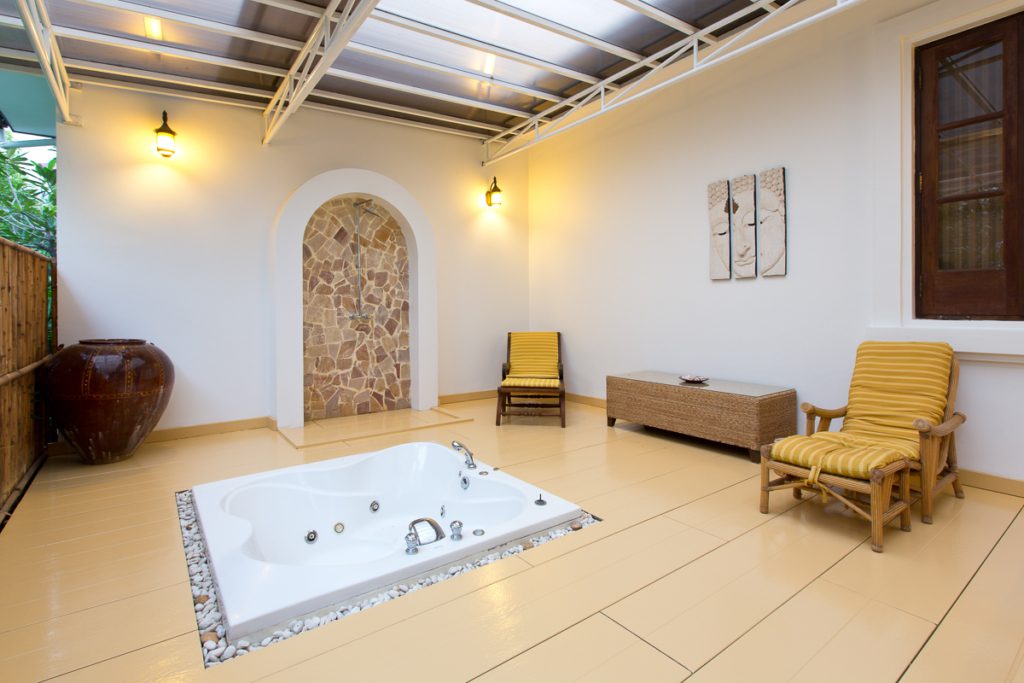 Very Solid 5 Bedroom Bali Style Villa For Sale in Hua Hin (Fully Furnished) - Khao Takiab - photo 3