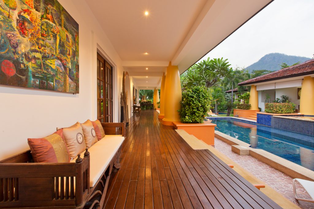 Very Solid 5 Bedroom Bali Style Villa For Sale in Hua Hin (Fully Furnished) - Khao Takiab - photo 2