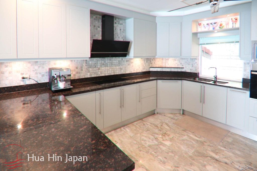 Nice 3 Bedroom Villa with a Large Private Pool  for sale in on Soi 6 Hua Hin - Hin Lek Fai - photo 12