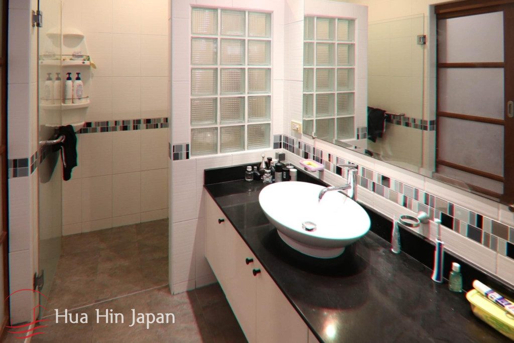 Nice 3 Bedroom Villa with a Large Private Pool  for sale in on Soi 6 Hua Hin - Hin Lek Fai - photo 4