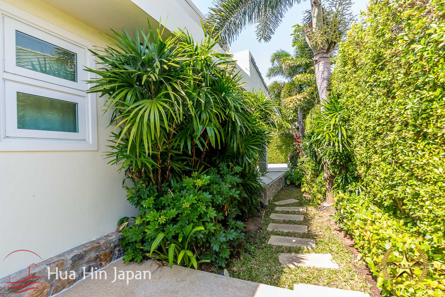 3 Bedroom Pool Villa garden