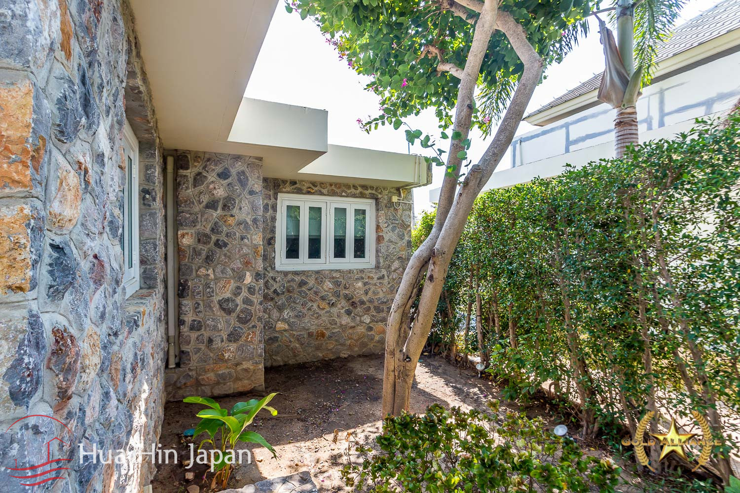 3 Bedroom Pool Villa garden