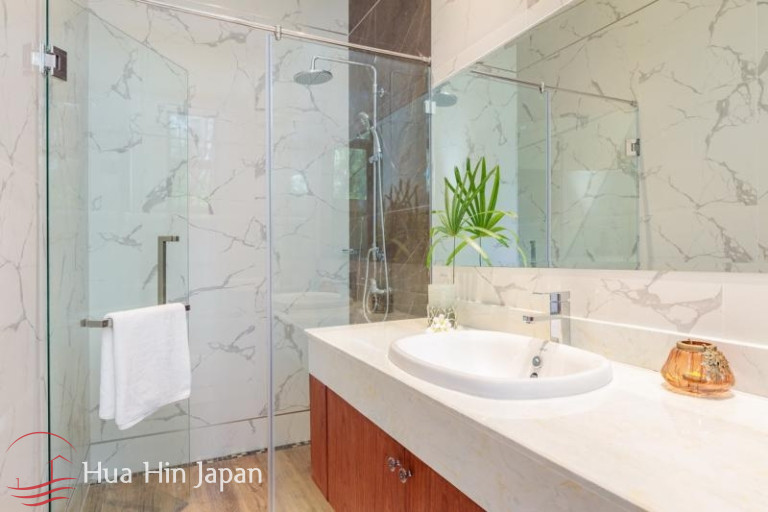 Top Quality 3 bedroom Pool Villa Very Close to Black Mountain Golf for Sale in Hua Hin - Hua Hin - photo 8