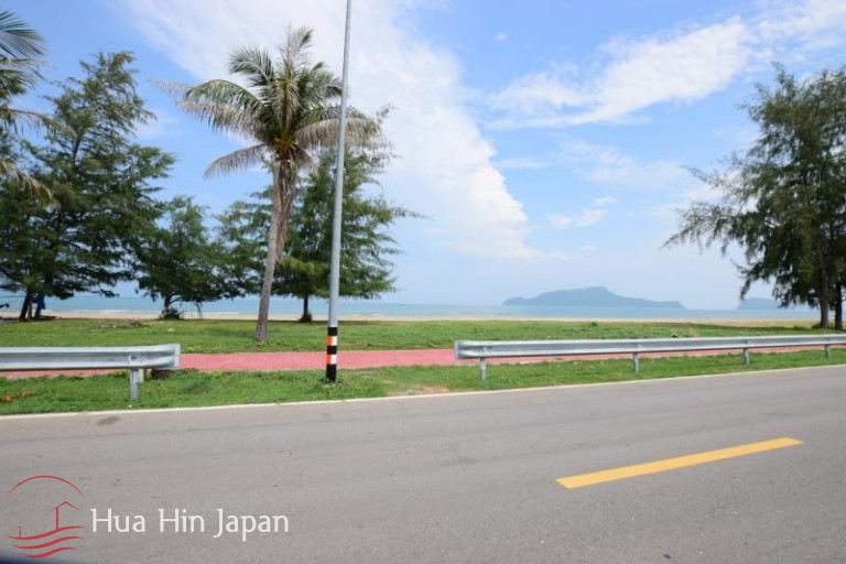 Beachfront Land on Popular Dolphin Bay Beach - Hua Hin - photo 2