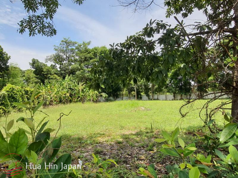 1360 sqm. Land Lakeside View Close to Town - Hua Hin, Thailand