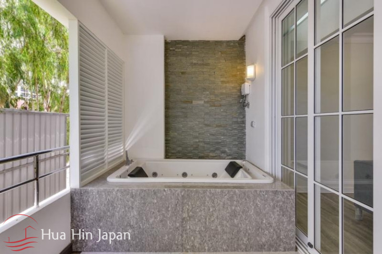 4 Bedroom Unit at Luxurious Beachfront Condominium close to BluPort Shopping Mall - Hua Hin - photo 10