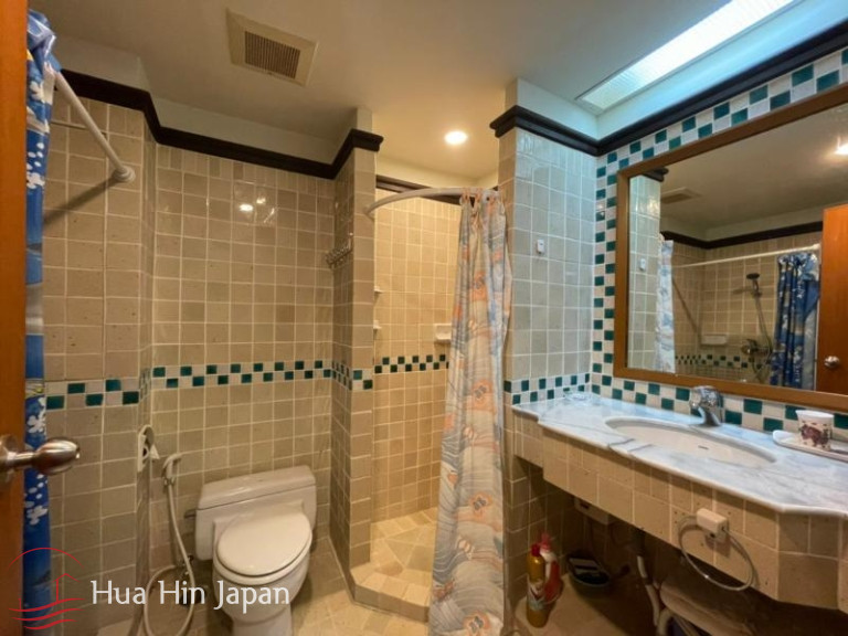 Beautiful 2 Bedroom Unit with Pool View in Popular Beachfront Sansaran Condo near BluPort - Hua Hin - photo 12