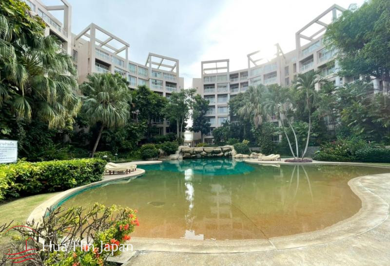 Beautiful 2 Bedroom Unit with Pool View in Popular Beachfront Sansaran Condo near BluPort - Hua Hin, Thailand