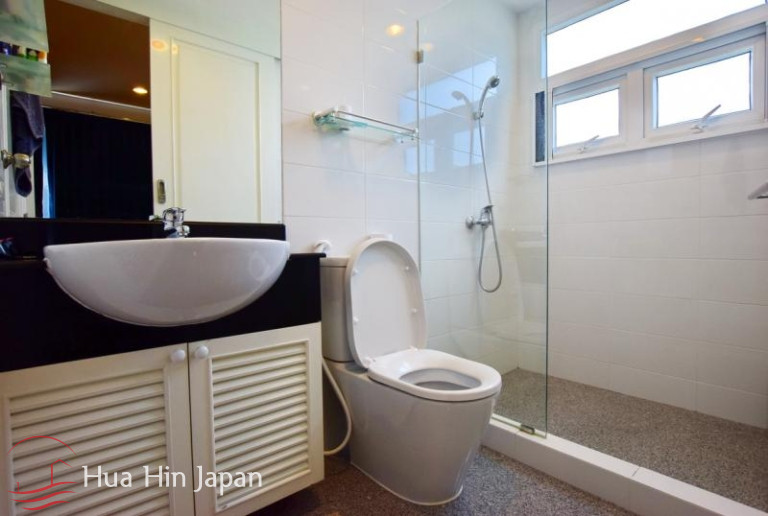 Nice 2 Bedrooms Colonial style condo right on Khao Takiab Beach - Khao Takiab - photo 9