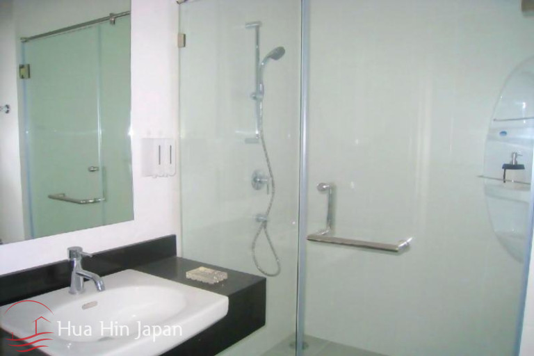 2 Bedroom Unit at Beachfront Condo opposite Bangkok Hospital - Hua Hin - photo 7