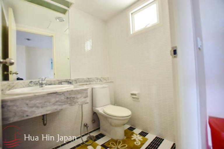 Beautiful 2 Bedroom Beachfront Condominium with Sea and Pool View within walking distance to Market Village and Bluport - Hua Hin - photo 8