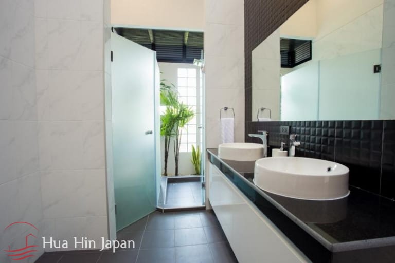Uniquely Designed Luxurious Lake Front Villa Project near Pineapple Valley Golf - Hua Hin - photo 7