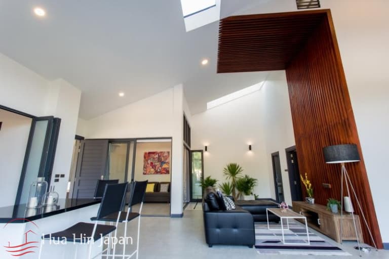 Uniquely Designed Luxurious Lake Front Villa Project near Pineapple Valley Golf - Hua Hin - photo 3