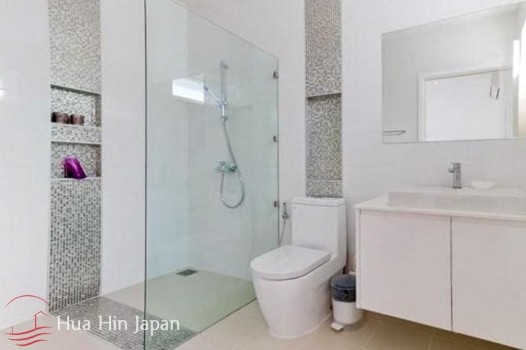 Luxurious 3 BDRM Pool Villa on Large Plot only 5 Min from BluPort (completed, fully furnished) - Hua Hin - photo 9