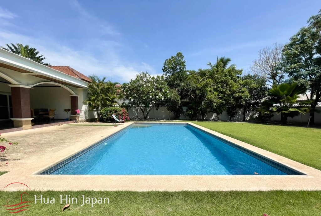 Very Solid 3 Bedroom Pool Villa on Large Plot near Downtown Hua Hin - Hin Lek Fai - photo 15