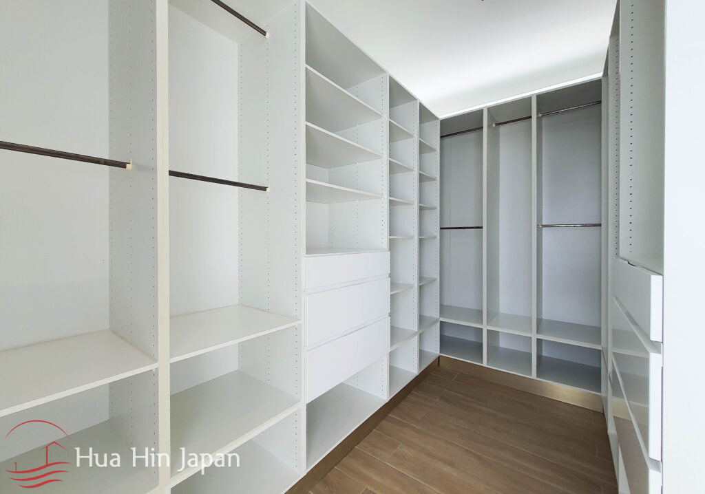 Contemporary Design Villa inside Resort/Residential Property Almost Next to Banyan Golf (Completed, furnished) - Hua Hin - photo 14