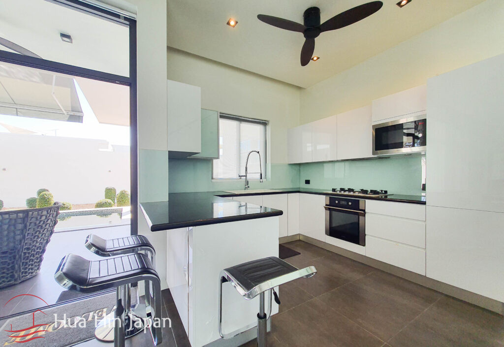 Contemporary Design Villa inside Resort/Residential Property Almost Next to Banyan Golf (Completed, furnished) - Hua Hin - photo 5