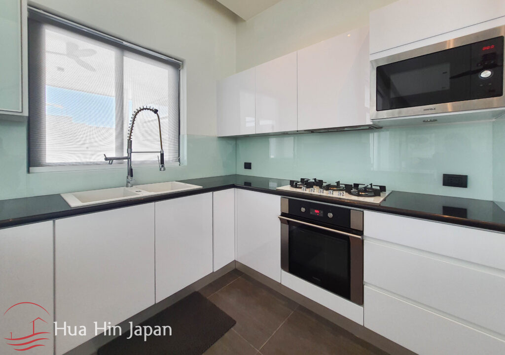 Contemporary Design Villa inside Resort/Residential Property Almost Next to Banyan Golf (Completed, furnished) - Hua Hin - photo 4