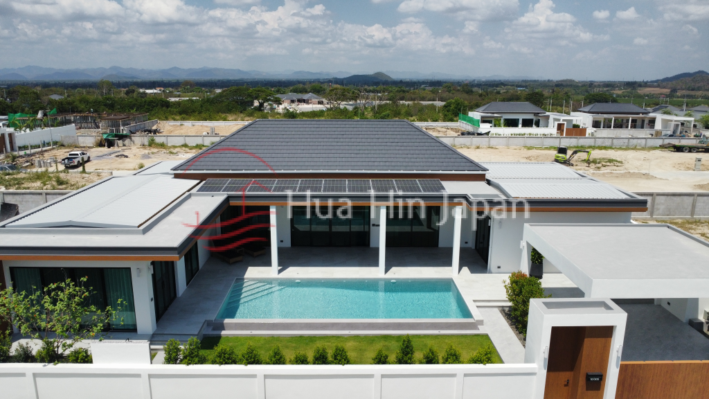 Price Reduced!  Newly Completed Executive Villa near Pineapple Valley Golf in Hua Hin by Award Winning Developer for Sale - Khao Takiab - photo 16