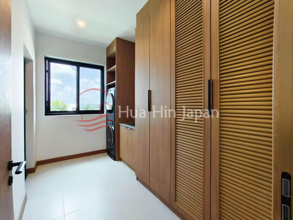 Price Reduced!  Newly Completed Executive Villa near Pineapple Valley Golf in Hua Hin by Award Winning Developer for Sale - Khao Takiab - photo 8