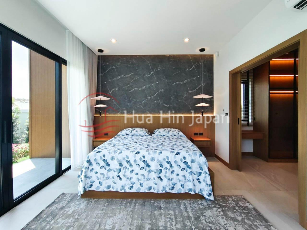 Price Reduced!  Newly Completed Executive Villa near Pineapple Valley Golf in Hua Hin by Award Winning Developer for Sale - Khao Takiab - photo 2