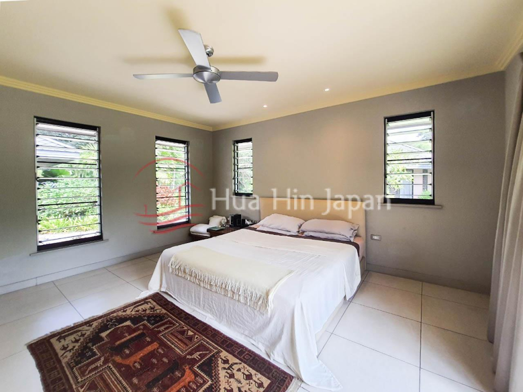 Very Private, Energy Saving 7 Bedroom Villa on 2 Rai Land inside Springfield Golf Course - Hua Hin - photo 10