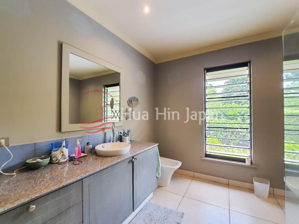 Very Private, Energy Saving 7 Bedroom Villa on 2 Rai Land inside Springfield Golf Course - Hua Hin - photo 9