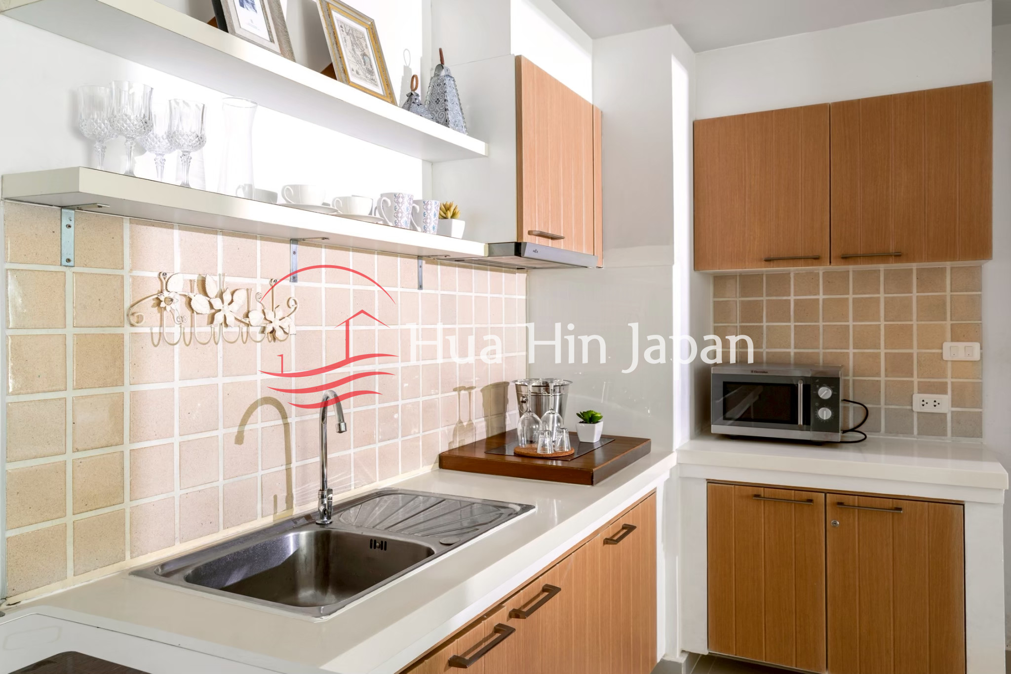 2 Bedroom Pool View Condo kitchen
