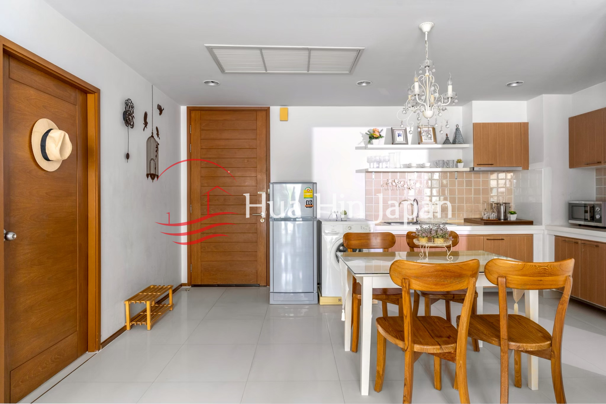 2 Bedroom Pool View Condo drawing room