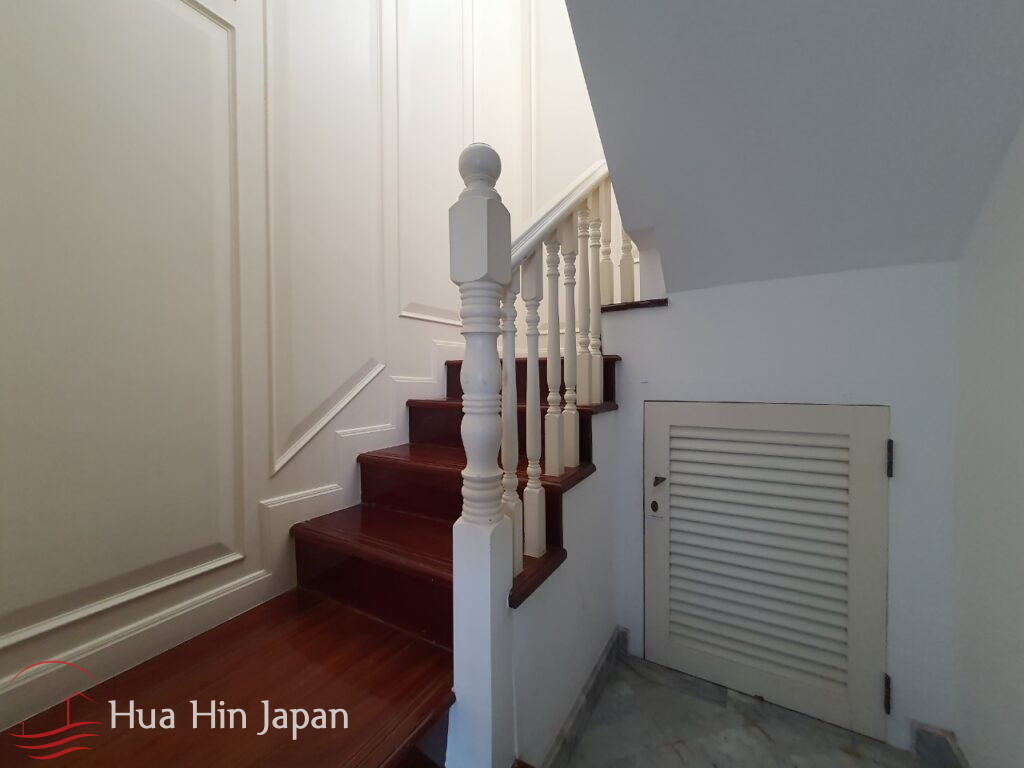 Absolute Beachfront 4 Bedroom Villa in the Centre of Khao Takiab - Khao Takiab - photo 6