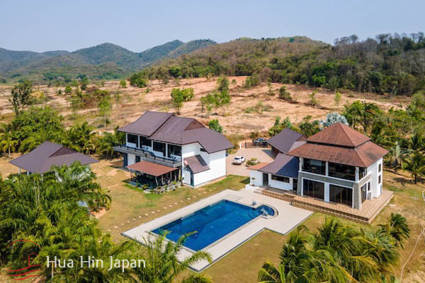 Big luxury estate villa with very large land for sale west of Hua Hin - Hin Lek Fai, Thailand