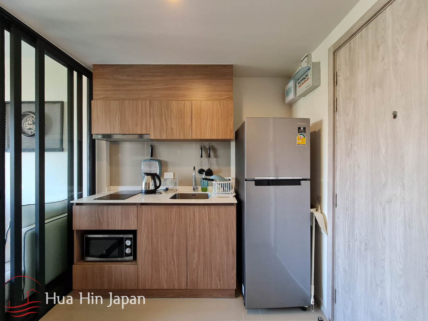Studio Room At New Luxurious 1 Bed Condo Only 2 Km From The Centre (Completed, Furnished)