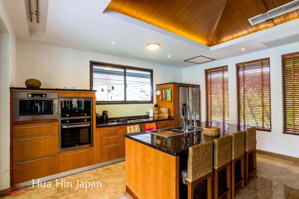 A Large, Lake Facing Balinese Style 3 Bedroom Pool Villa in Khao Takiab Area (Completed, Fully Furnished) - Khao Takiab - photo 16