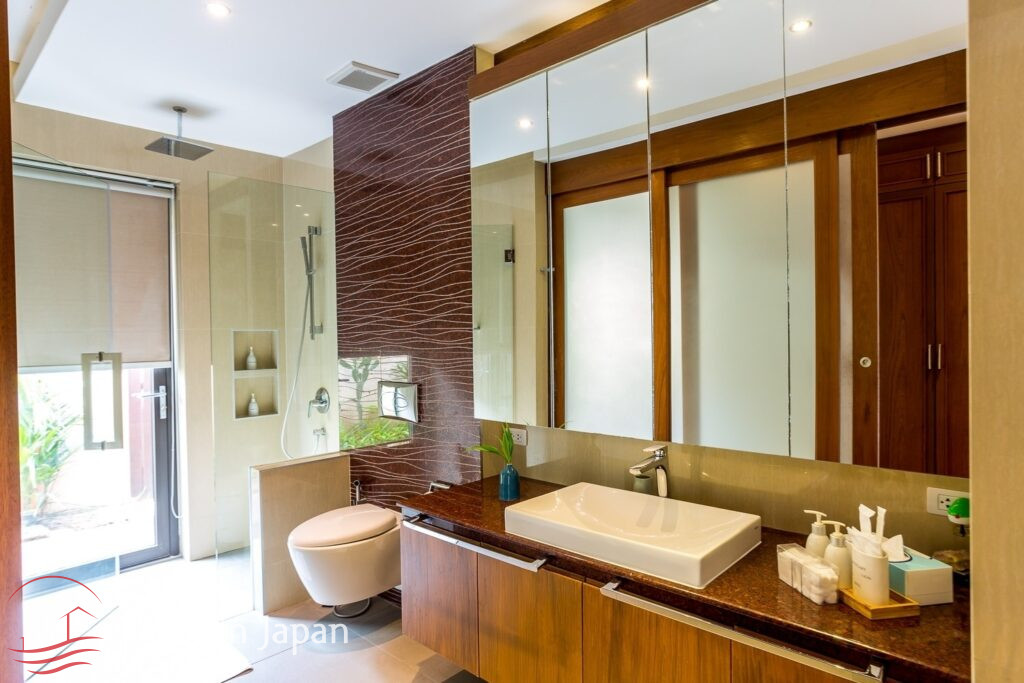 A Large, Lake Facing Balinese Style 3 Bedroom Pool Villa in Khao Takiab Area (Completed, Fully Furnished) - Khao Takiab - photo 4