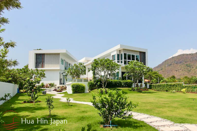 Modern and Luxury 6 Bedroom Pool Villa in Palm Hills Golf (Completed in 2022, Fully Furnished) - Hua Hin, Thailand