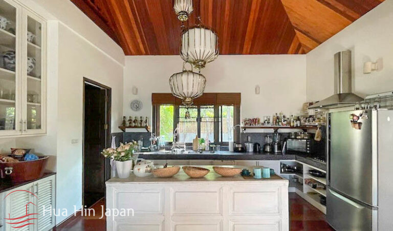 Balinese Style Luxury Villa in White Lotus Project, only 4 km to BluPort Mall (completed, Fully Furnished) - Hua Hin - photo 6