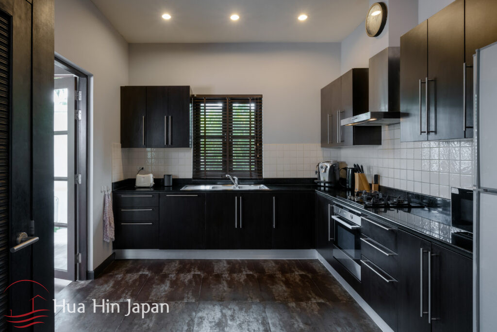 Balinese 5 Bedroom Pool Villa Inside Prestigious Belvida Residence Near Town (Completed & Fully Furnished) - Hua Hin - photo 13