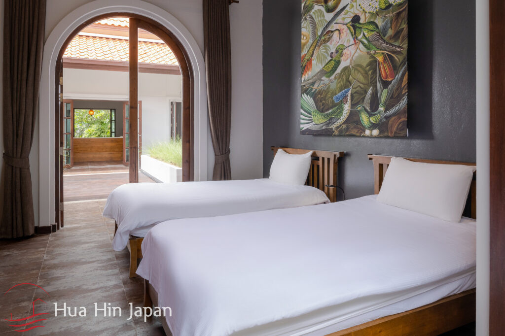 Balinese 5 Bedroom Pool Villa Inside Prestigious Belvida Residence Near Town (Completed & Fully Furnished) - Hua Hin - photo 4
