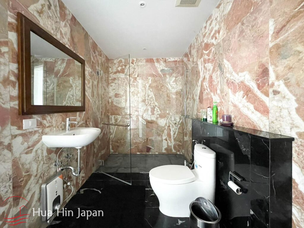 4+ Bedroom Executive Mansion On Black Mountain Golf Course for Sale in Hua Hin (2 x Full Membership Included) - Hua Hin - photo 14
