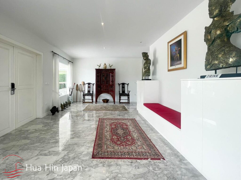 4+ Bedroom Executive Mansion On Black Mountain Golf Course for Sale in Hua Hin (2 x Full Membership Included) - Hua Hin - photo 11