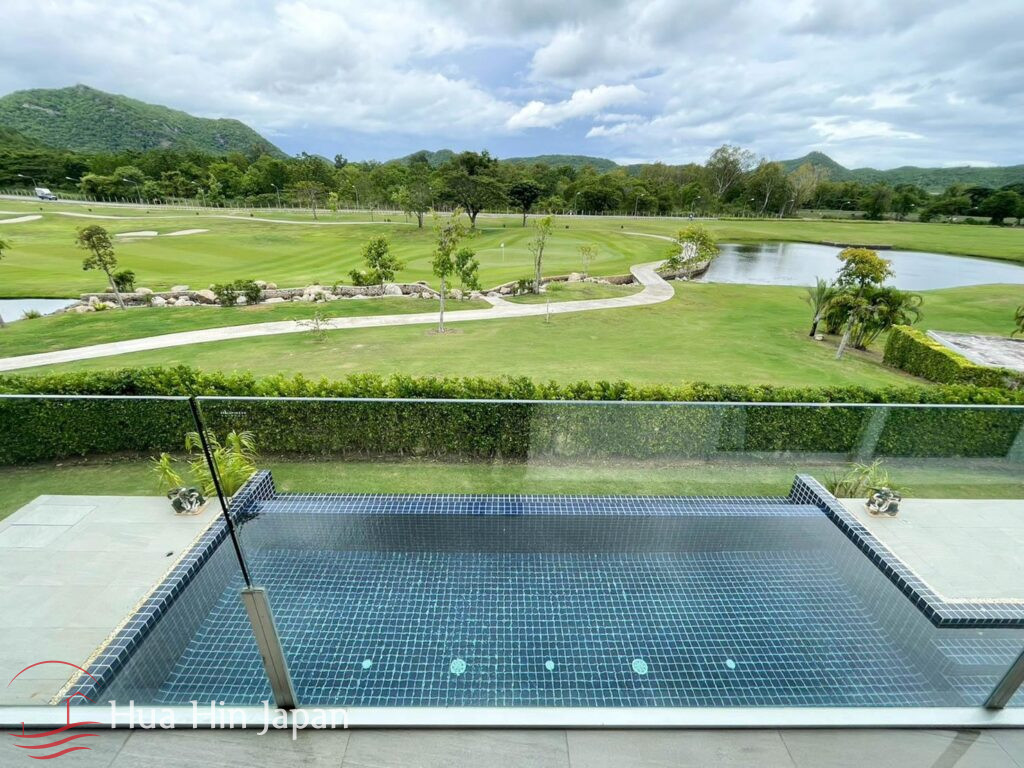 4+ Bedroom Executive Mansion On Black Mountain Golf Course for Sale in Hua Hin (2 x Full Membership Included) - Hua Hin - photo 2