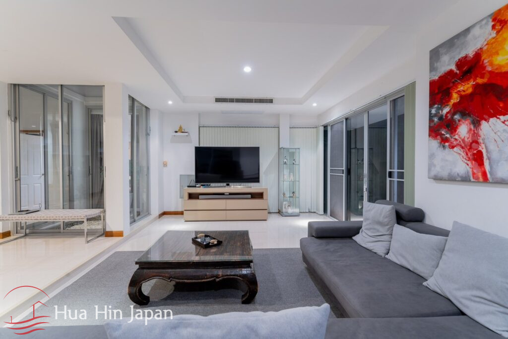 4 Bedroom Contemporary Design on Course Pool Villa at Palm Hills Golf for Sale - Cha-Am - photo 9