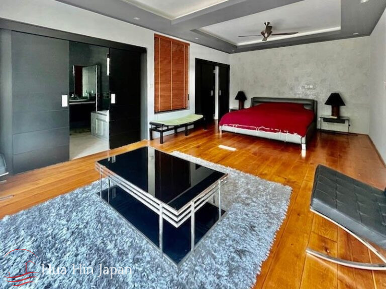 Modern Design Executive Pool Villa for Sale in Prestigious Baan Ing Phu Project near Black Mountain Golf Hua Hin - Hua Hin - photo 9