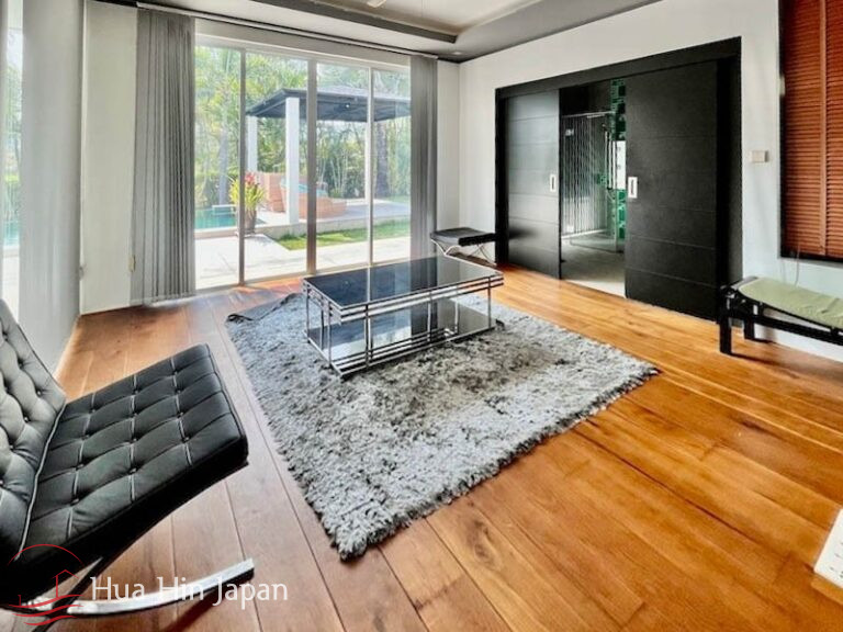 Modern Design Executive Pool Villa for Sale in Prestigious Baan Ing Phu Project near Black Mountain Golf Hua Hin - Hua Hin - photo 8