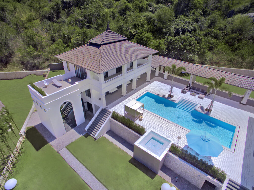 Balinese Style Executive Mansion With Stunning Sea and Mountain View Inside BelVida Estates Hua Hin for Sale (Completed & Fully Furnished) - Hua Hin - photo 15