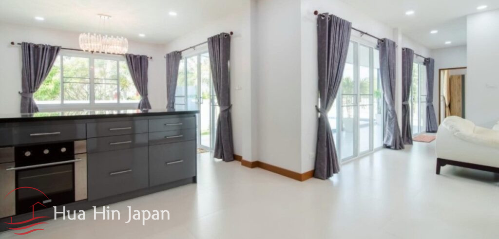 Great Location! 4 Bedroom House with Private Pool for Sale in Soi 102 Hua Hin, Near Bluport (Fully Furnished) - Soi 102 - photo 14