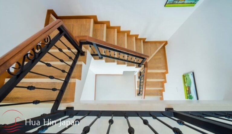Great Location! 4 Bedroom House with Private Pool for Sale in Soi 102 Hua Hin, Near Bluport (Fully Furnished) - Soi 102 - photo 10
